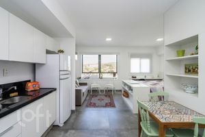 Image 1 - 917657