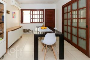 Image 22 - 917667