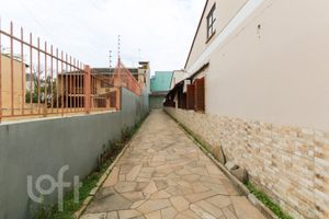 Image 1 - 917667