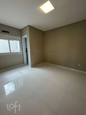 Image 20 - 917675