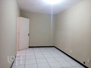 Image 21 - 917685