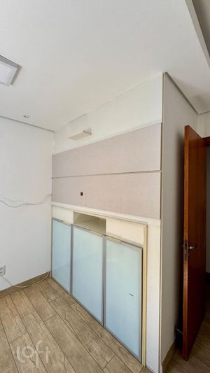 Image 18 - 917687