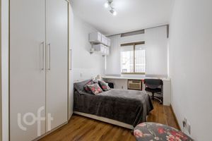 Image 30 - 917688