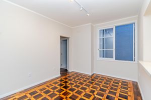 Image 1 - 917717