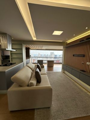 Image 2 - 917728