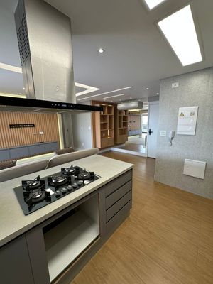 Image 10 - 917728