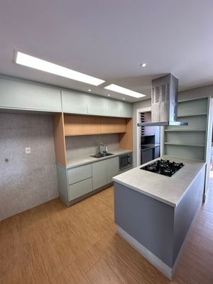 Image 12 - 917728