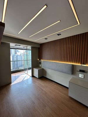Image 17 - 917728
