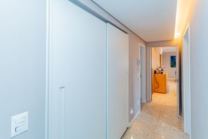 Image 25 - 917730