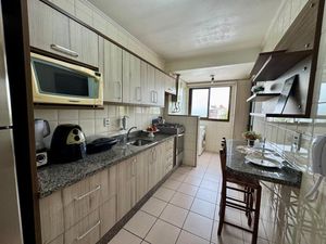 Image 8 - 917732