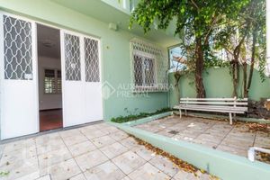 Image 15 - 917736