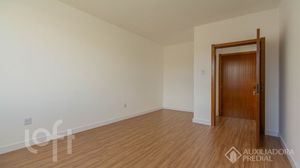 Image 16 - 917755