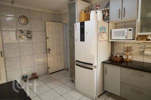 Image 28 - 917758