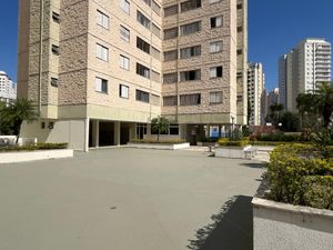 Image 22 - 917765