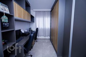 Image 12 - 917781