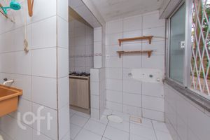 Image 19 - 917782