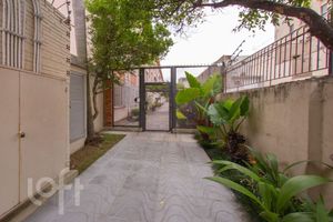 Image 1 - 917782