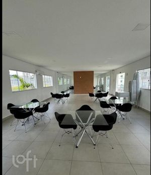 Image 4 - 917785