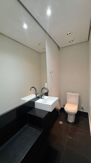 Image 12 - 917799