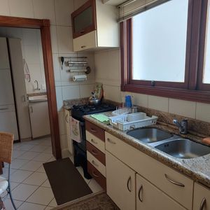 Image 11 - 917800