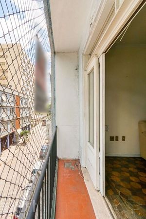 Image 4 - 917801