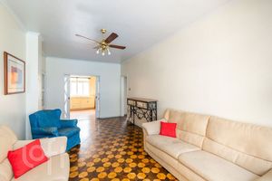 Image 3 - 917801