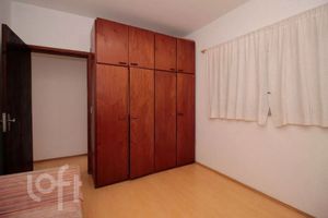 Image 11 - 917805