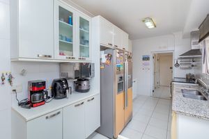 Image 13 - 917818