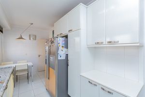 Image 12 - 917818