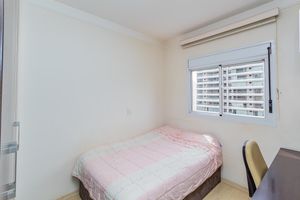 Image 32 - 917818