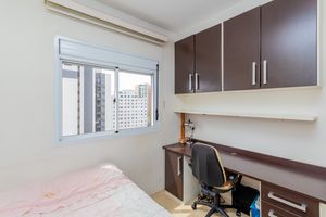 Image 33 - 917818