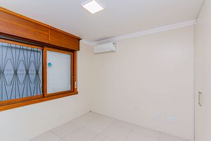Image 9 - 917826