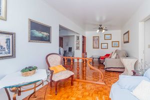 Image 1 - 917849