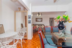 Image 7 - 917849