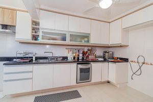 Image 13 - 917849