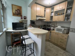 Image 5 - 917858