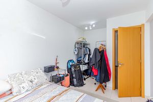 Image 13 - 917867