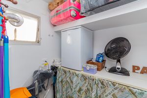Image 34 - 917870