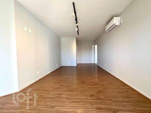 Image 4 - 917906