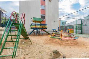 Image 9 - 917930