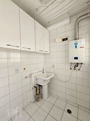 Image 7 - 917945