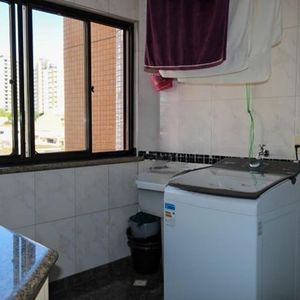 Image 22 - 917958