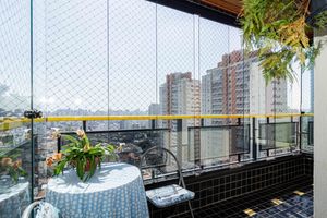 Image 1 - 917962