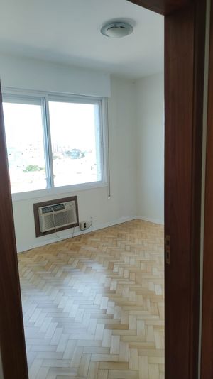 Image 11 - 917973