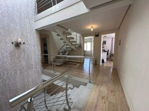 Image 19 - 917990