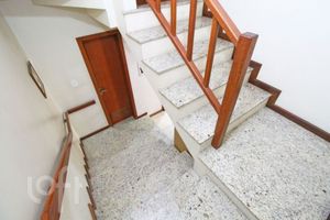 Image 19 - 917991