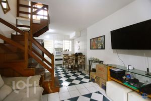 Image 4 - 917994