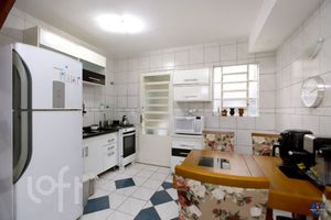 Image 6 - 917994