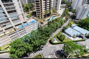 Image 7 - 918005