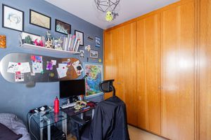Image 19 - 918005
